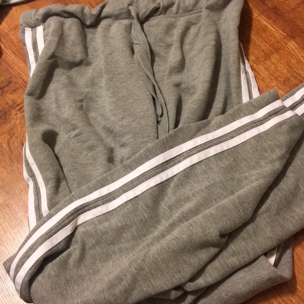 loose sweatpants